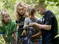 "Manglende grej betragtes af en del skoler som en barriere for at komme ud, og ofte er der ikke nok grej til en hel klasse," udeskoleforsker Niels Ejbye-Ernst. Foto: Nordea-fonden.